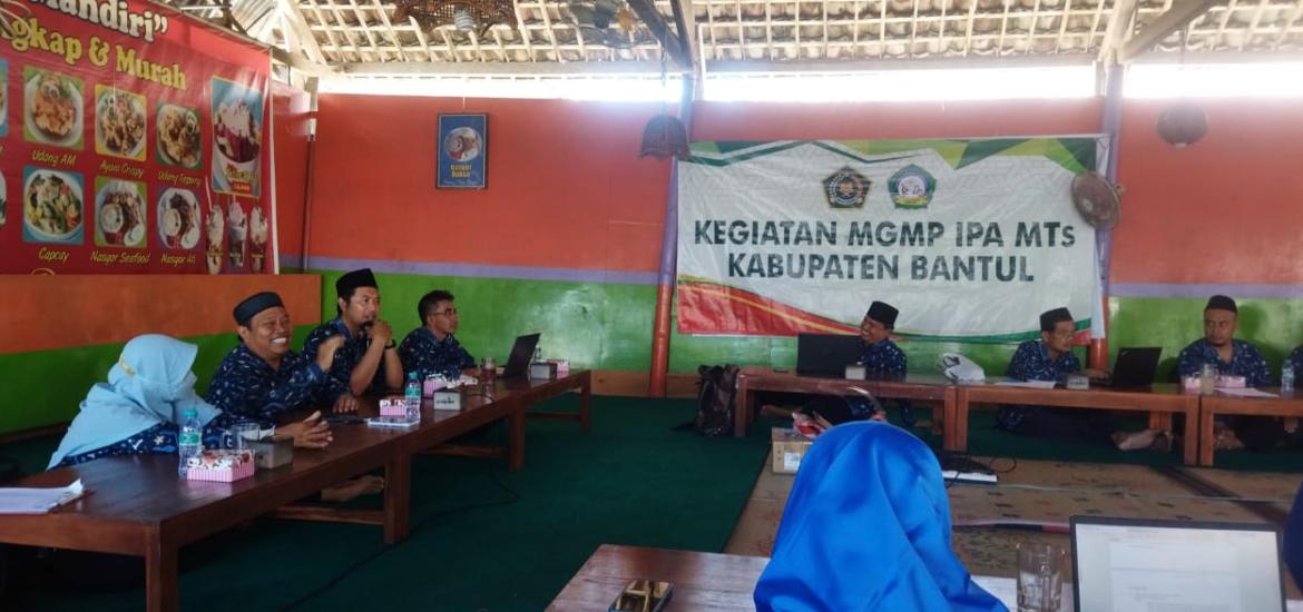 Guru Ipa Mtsn 9 Bantul Ikuti Pembuatan Soal Asesmen Madrasah Dan Pat